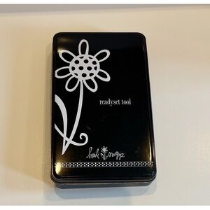 NWOT Heidi Swapp Ready Set Tool Eyelet Setter Kit